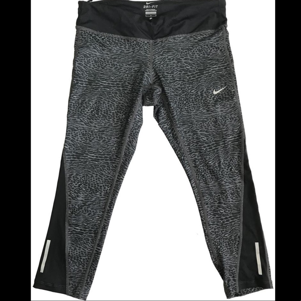 Nike dry fit cropped leopard leggings